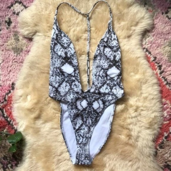 ASOS T Back Plunge Open Back Swimsuit Snake Print - Picture 4 of 8